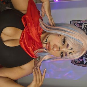 Model - coraline anal