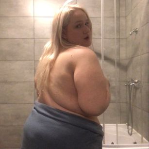 Model - lina_hottie BBW
