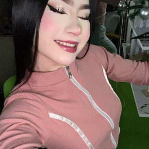 Model - BellaDalthon 18