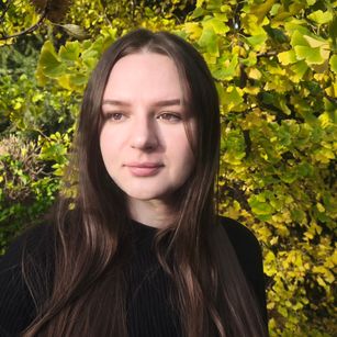 Model - EnchantingLuna dancing