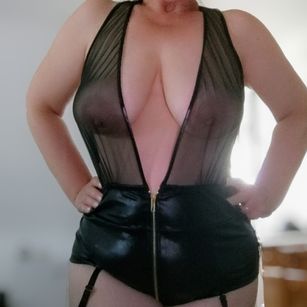 Model - Tatty bigboobs