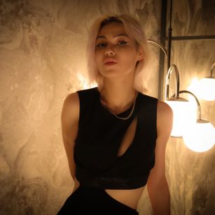 Model - Alysia friendly