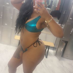 Model - Cocoa latina