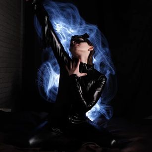 Model - Elizabeth Lux fastresponse