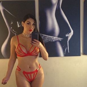 Model - IvanaMoire_ online