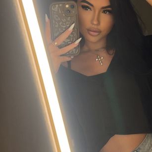 Model - Sasha Lorenz cute