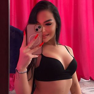 Model - Sasha Lorenz smalltits