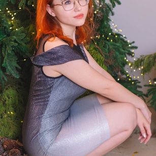 Model - TeresaArms girl