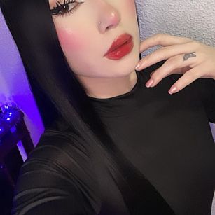 Model - BellaDalthon submissive