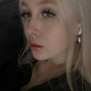 Model - Alice fetishes