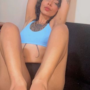 Model - SilvanaOwen WEBCAM