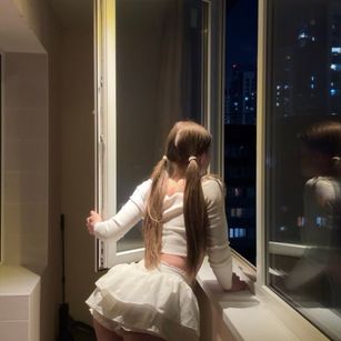 Model - Molly babyface