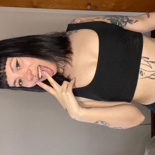 Model - Grekita Eleven squirt