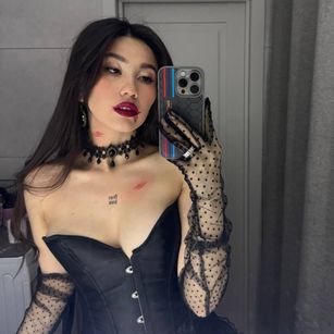 Model - Iris_on_cam mistress