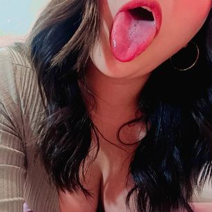 Model - Emma Brookes squirt