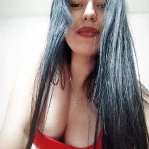 Model - Vika masturbation