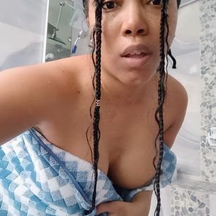 Model - Strokahontasxxx fetish