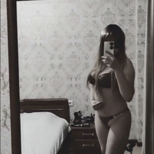 Model - karinavirtlove dildo