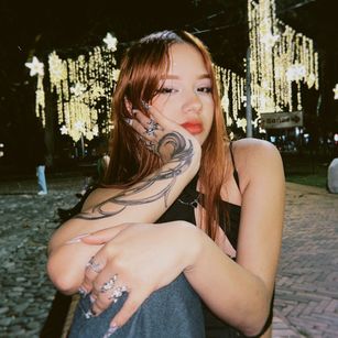 Model - SerenaBrowne toys