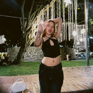 Model - SerenaBrowne deepthroat