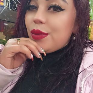 Model - zully jones blowjob