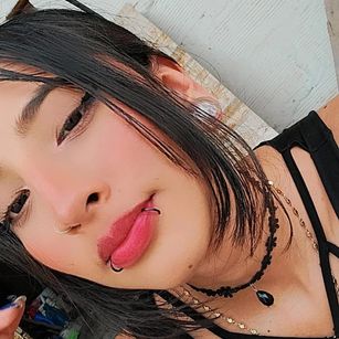 Model - Samara Saenz feet