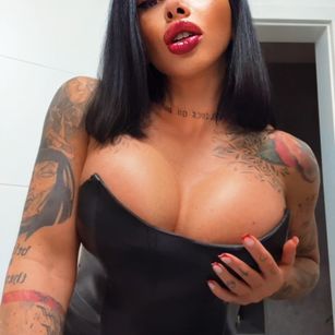 Model - NinaShay roleplay