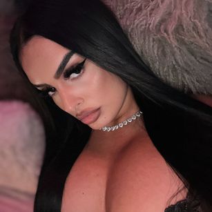 Model - Roberta Lopez cum