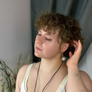 Model - Melissa striptease