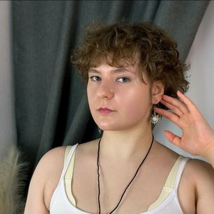 Model - Melissa bigboobs