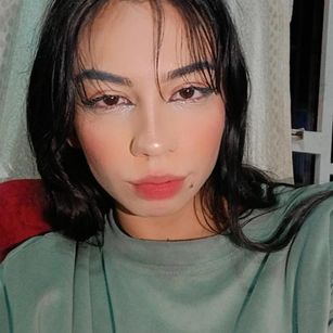 Model - KatherinJohns LATINA