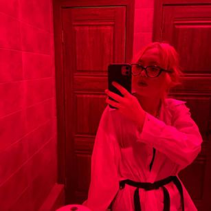 Model - Nora natural