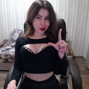 Model - GoddessTory heels