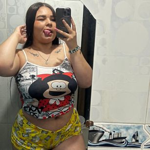 Model - Katya Pittman curvy