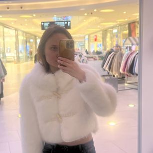 Model - BambiiFox joi