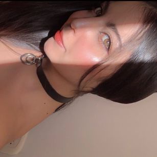 Model - Emiliegolds cei