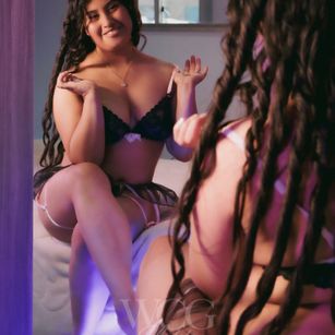 Model - Valeria squirt