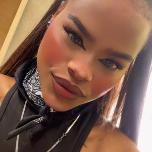 Model - TaylorKhan girl