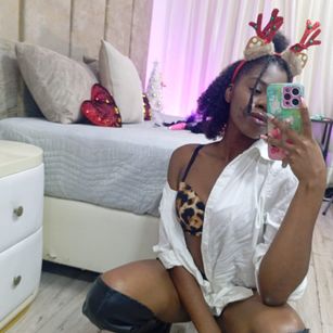 Model - NalaRoux fetish