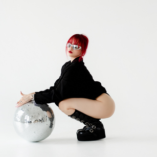 Model - Molly redhead