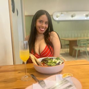 Model - Sienna Bell pussy