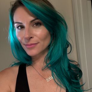 Model - Lana Deluxe Gorgeous