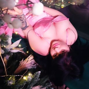 Model - AmberRiso feet