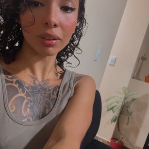 Model - SilvanaOwen WEBCAM