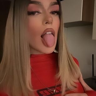 Model - nicolette tay natural