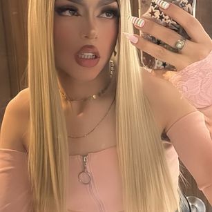 Model - nicolette tay dirtytalk