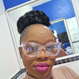 Model - Akelia-Too-Nasty Girlfriend