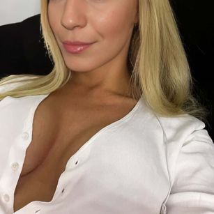 Model - British Brooke blonde