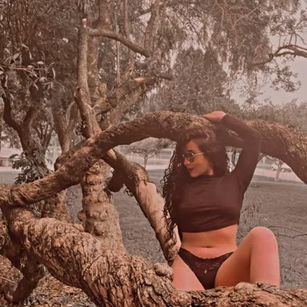 Model - Martina Ladera heels