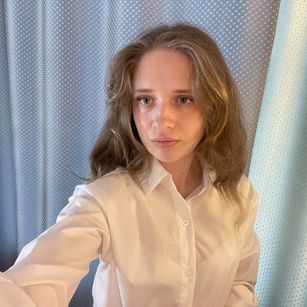 Model - Camilla striptease